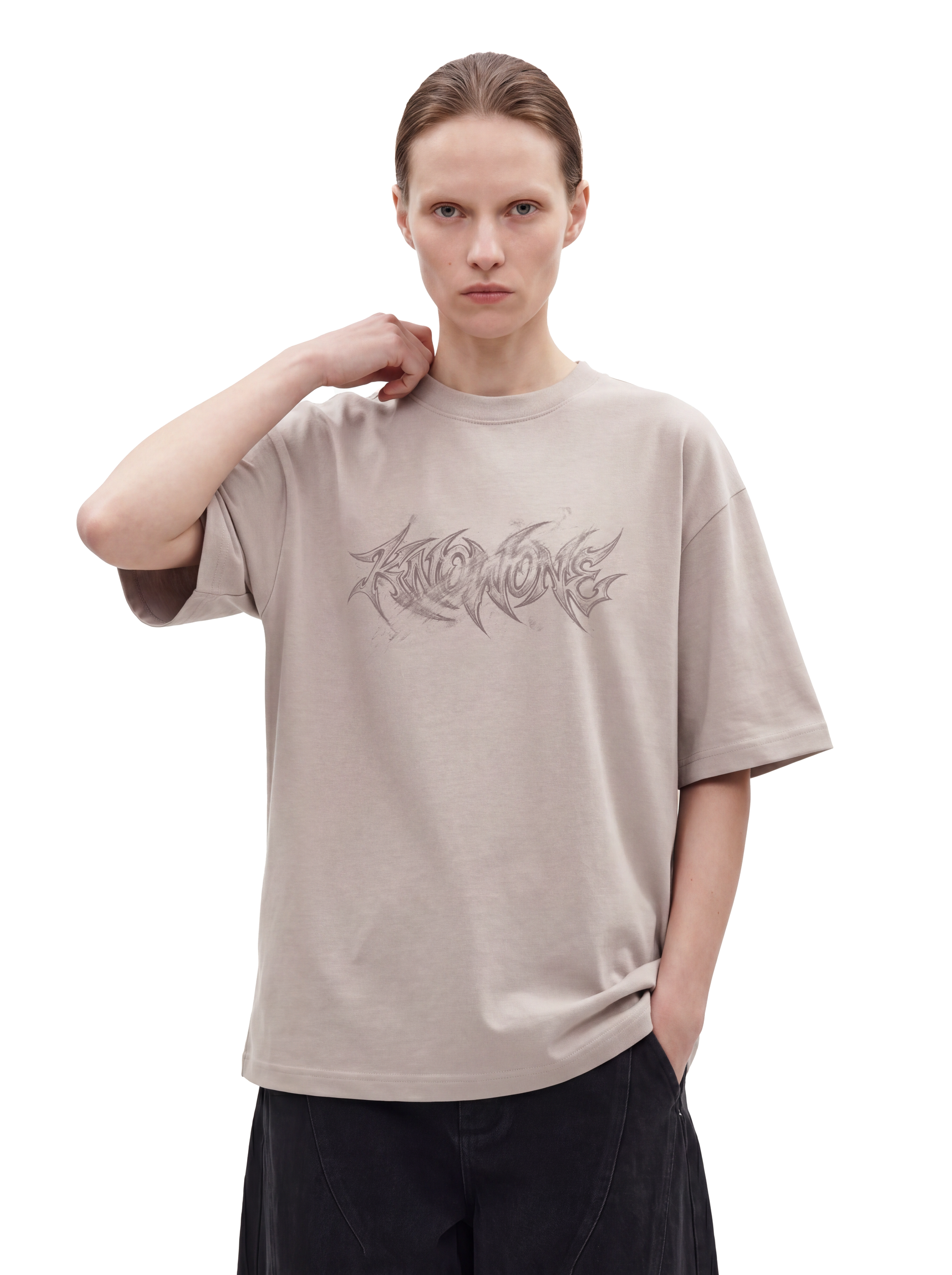KNOWONE SKETCH TEE ALMOND