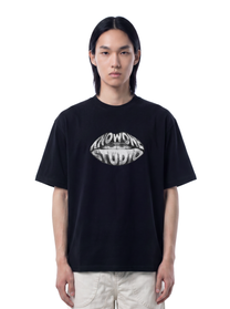 KNOWONE LIPS TEE BLACK