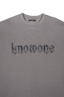 KNOWONE SNAKE PRINT RIVET TEE CEMENT
