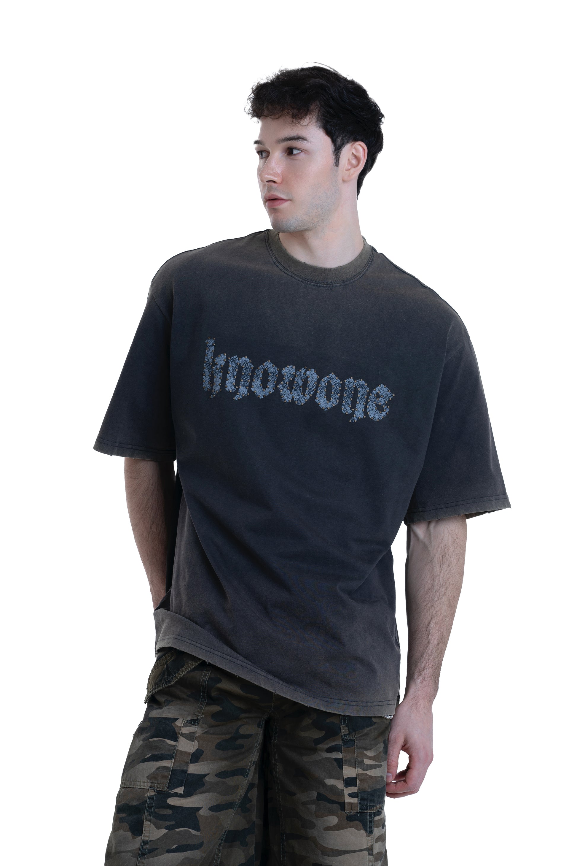 KNOWONE SNAKE PRINT RIVET TEE IRON